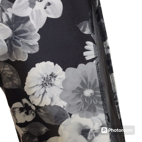 Old Navy Active Go Dry Capri Leggings - Picture 2 of 6